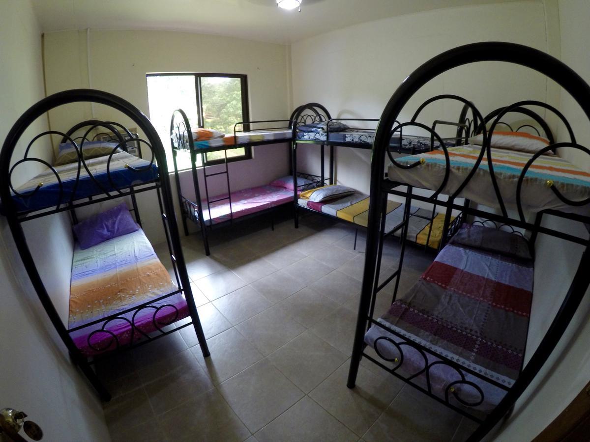Fat Monkey Hostel Coron Eksteriør bilde
