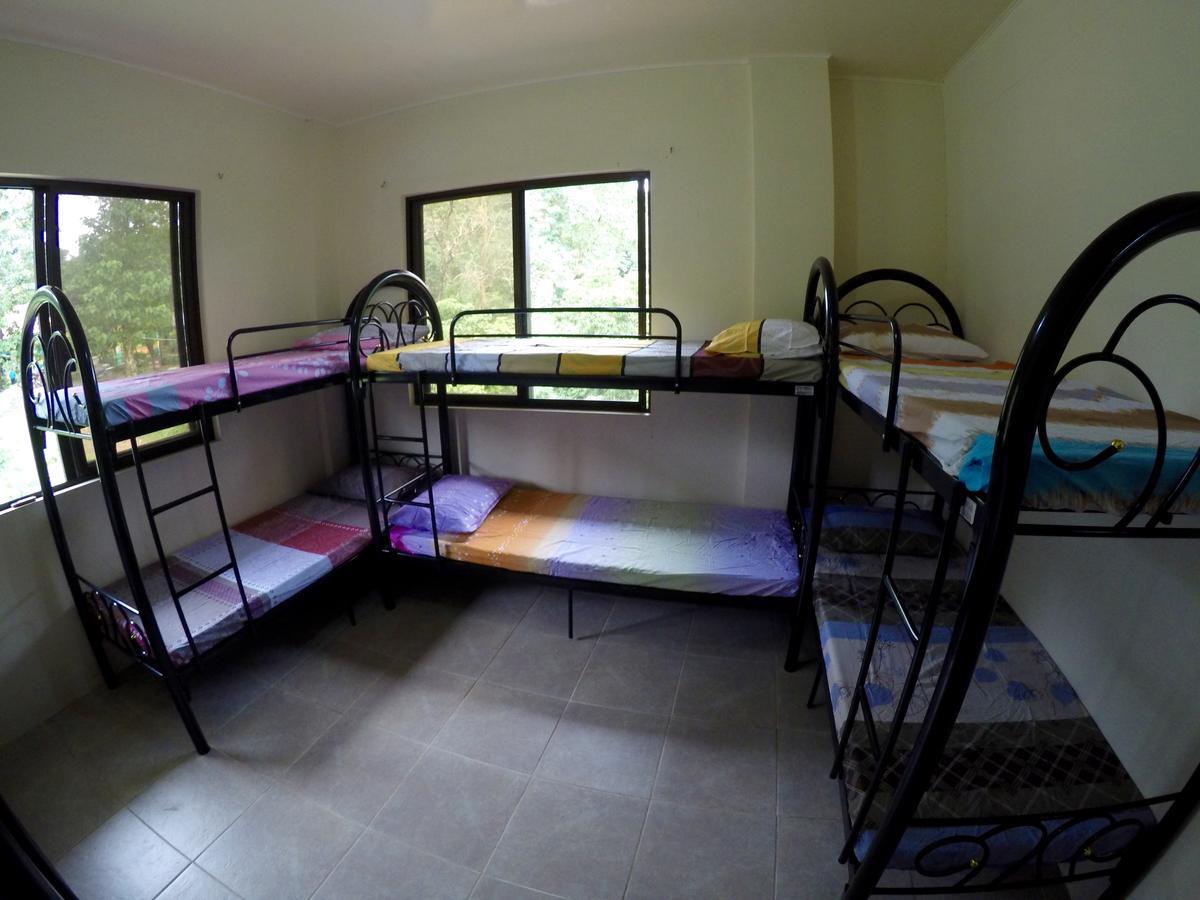 Fat Monkey Hostel Coron Eksteriør bilde
