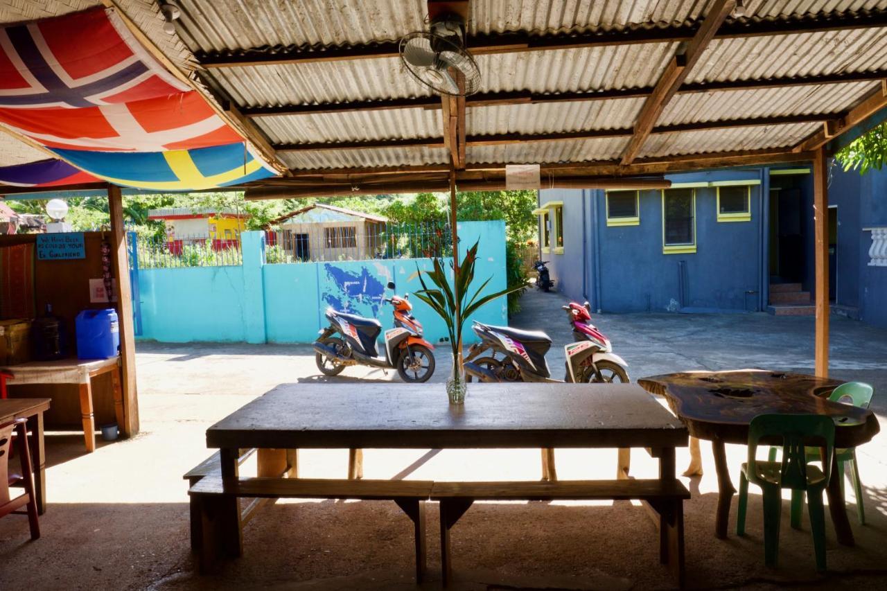 Fat Monkey Hostel Coron Eksteriør bilde