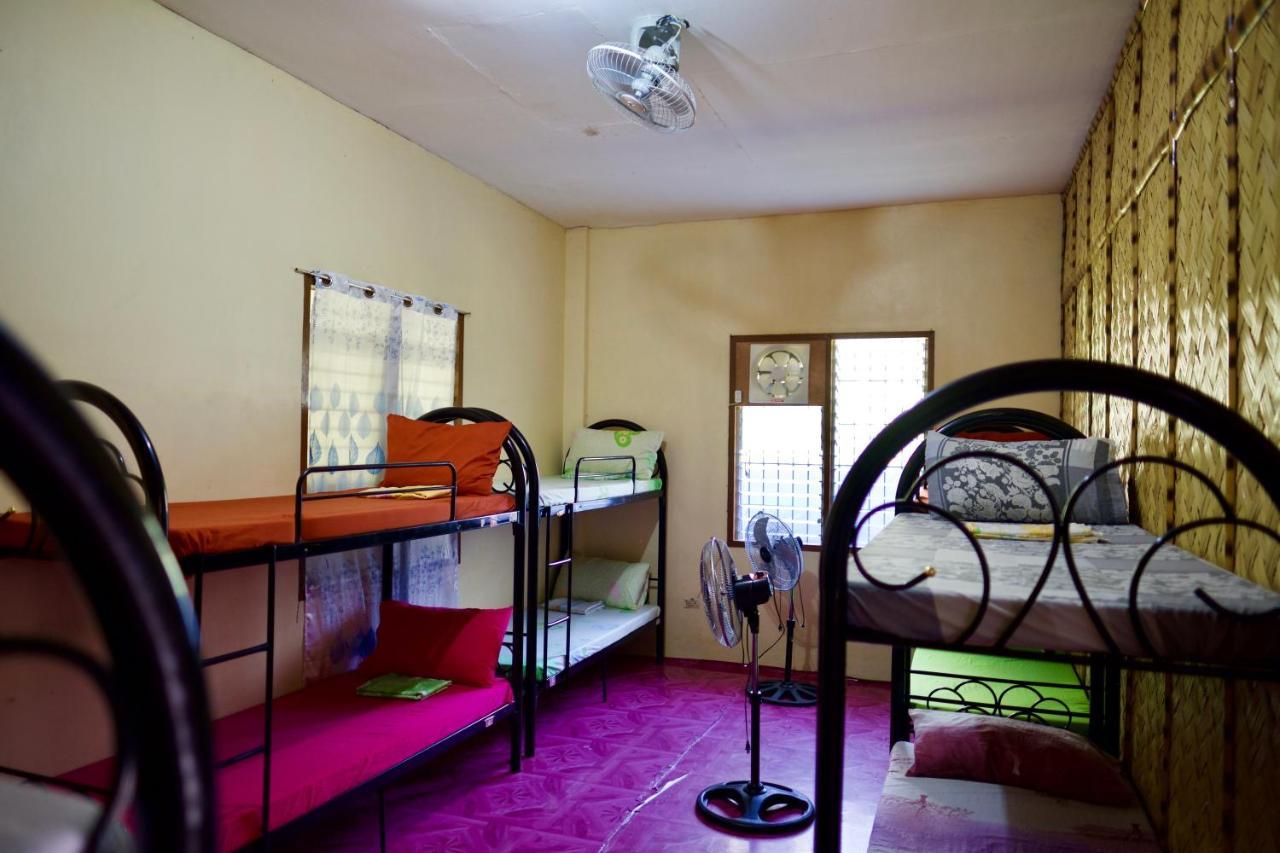 Fat Monkey Hostel Coron Eksteriør bilde