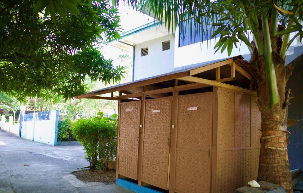 Fat Monkey Hostel Coron Eksteriør bilde